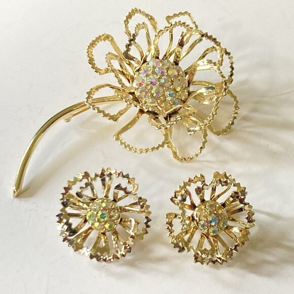 Sarah Coventry Brooch Earrings Set Flower Aurora Borealis Rhinestone Clip On - Picture 1 of 12